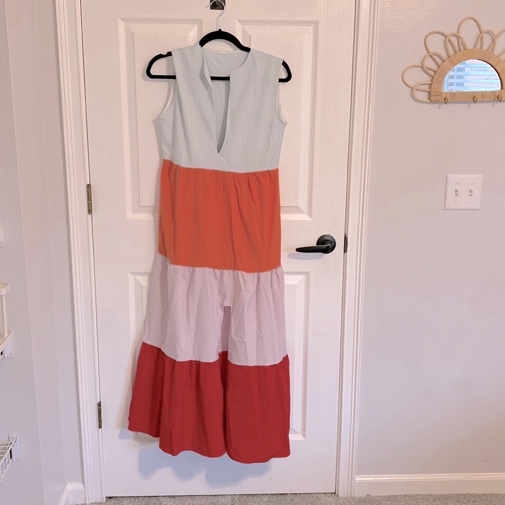 Ladies Color Block Midi, Size Small EUC, worn once on vacation. No defects